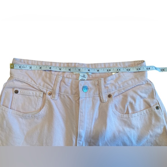 H&M Light Pink Loose Straight High Jeans. 100% Cotton. Size 8. - Picture 5 of 9